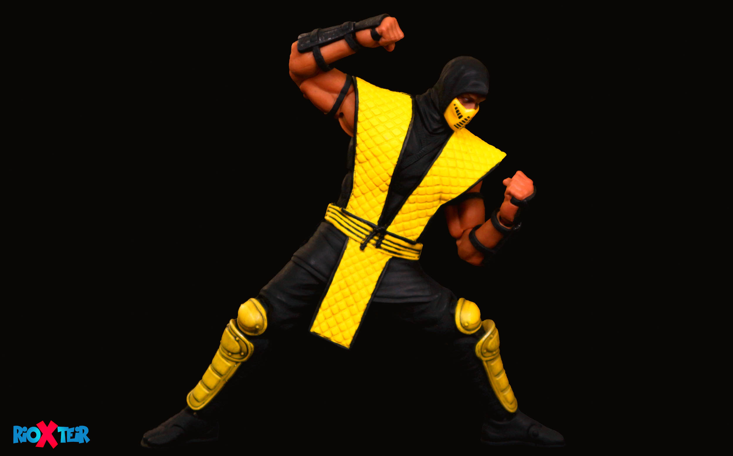 Storm Collectibles Mortal Kombat Series Scorpion fighting pose