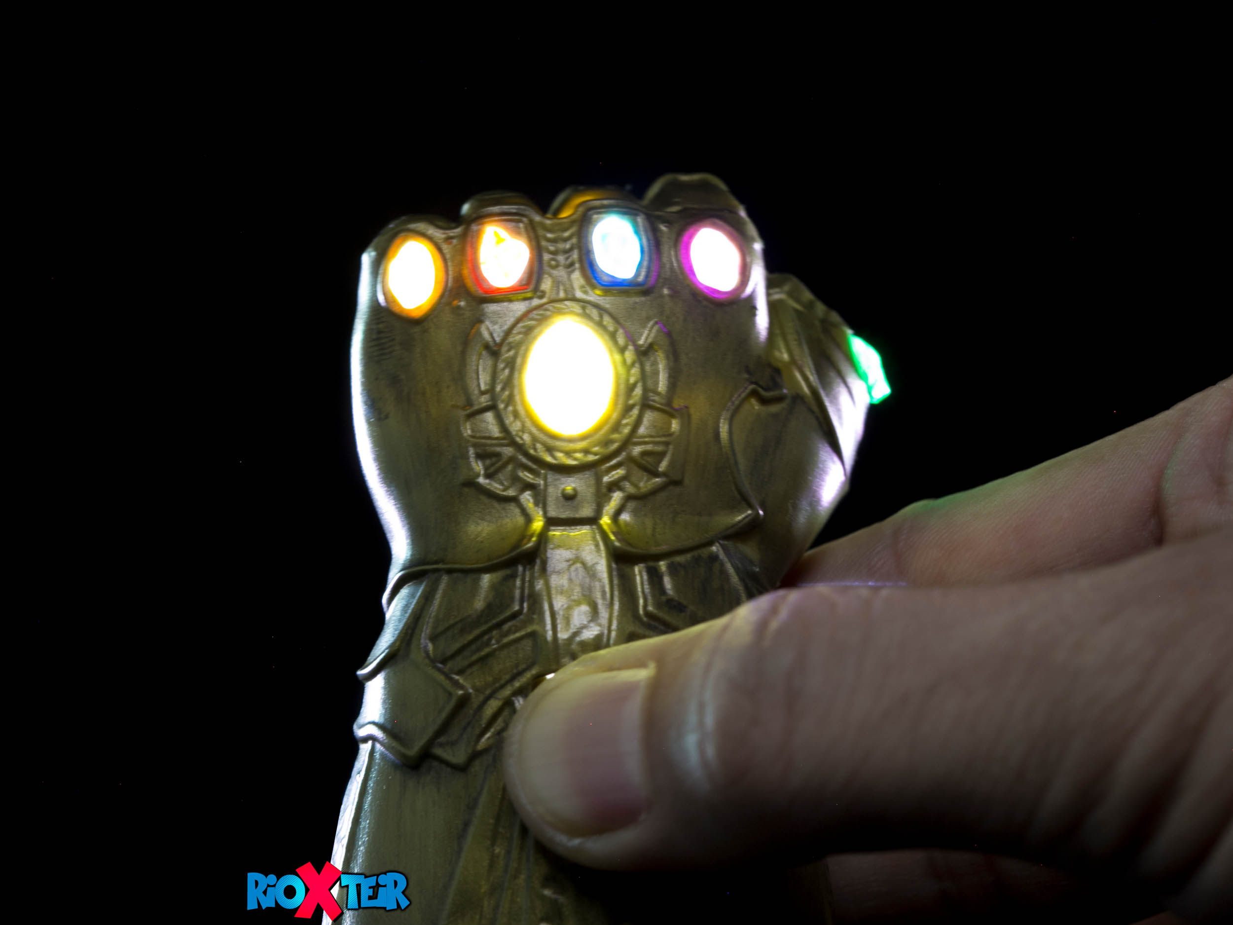 Avengers Infinity War Thanos Gauntlet Review