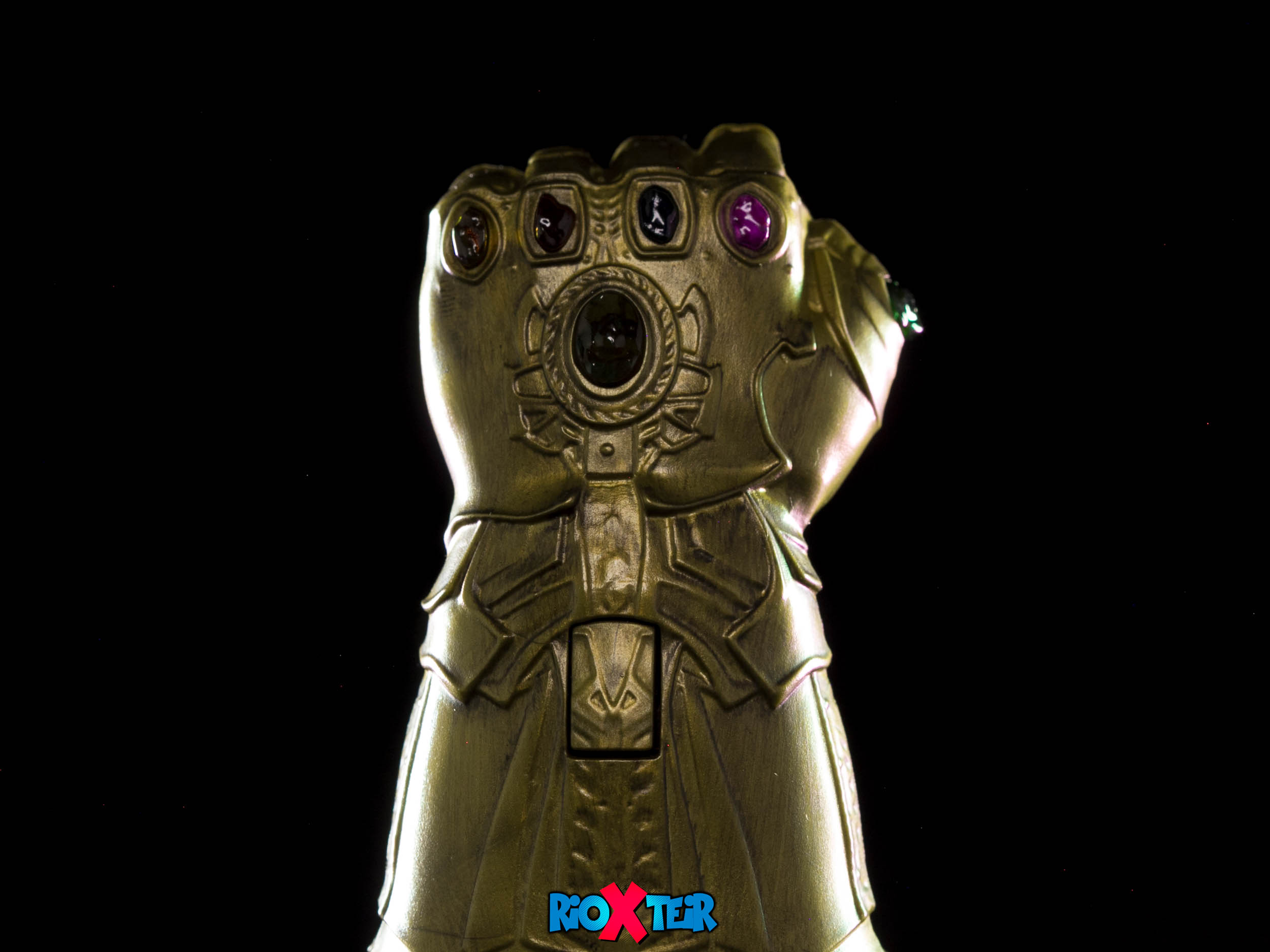 Avengers Infinity War Thanos Gauntlet Review