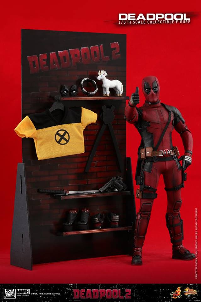 Hot Toys Action Figure Deadpool 2