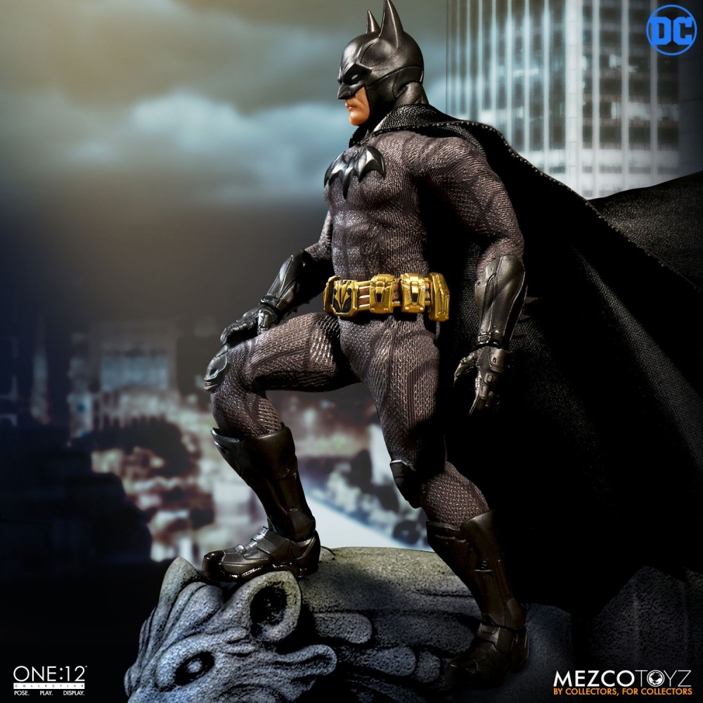 Mezco Toyz One:12 Collective Batman Sovereign Knight