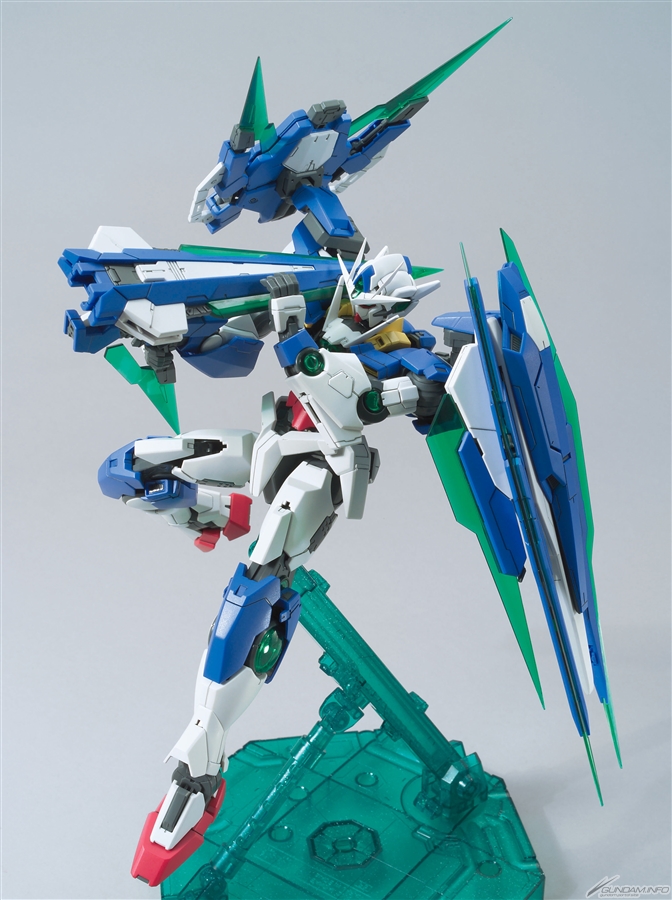 Bandai Master Grade 00 Quan T Full Saber