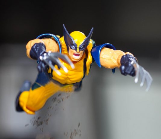 Revoltech Wolverine Weapon X Revoltech Wolverine Weapon X