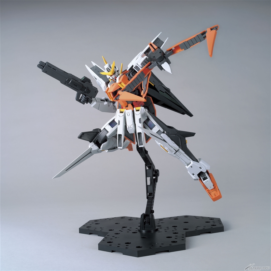 Bandai MG Gundam Kyrios Model Kit
